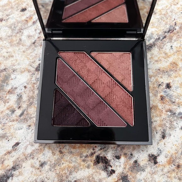 Burberry eyeshadow, quad nude blush #12 - Picture 3 of 4